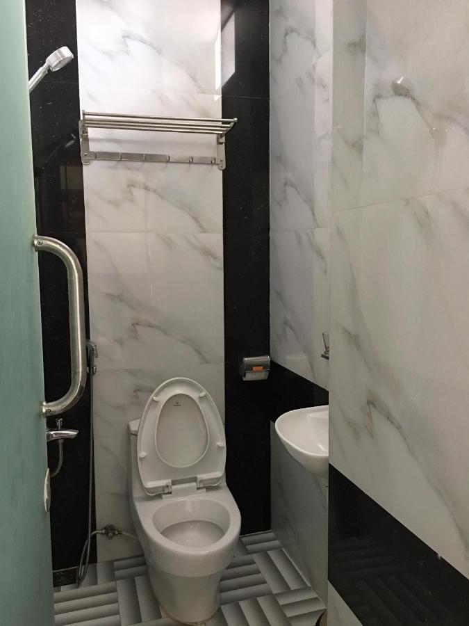 Au Lac Hotel Куинён Экстерьер фото
