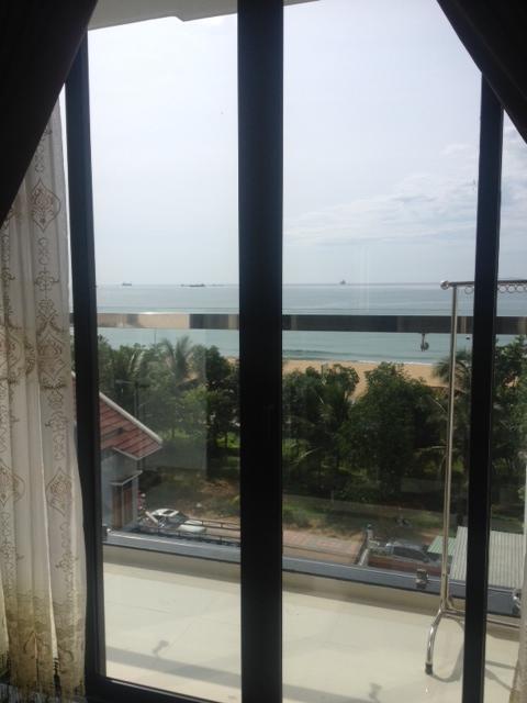 Au Lac Hotel Куинён Экстерьер фото